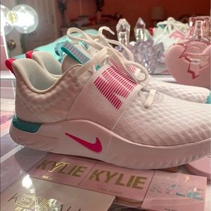 Nike women’s sneakers